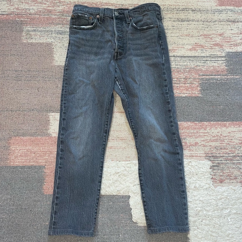 Cropped Levi’s 501 black jeans